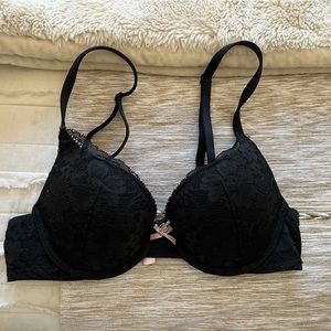 Victoria Secret black lacey push up bra